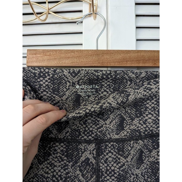 Athleta Ultimate 7/8 Tight Snake Skin Small - Picture 4 of 7